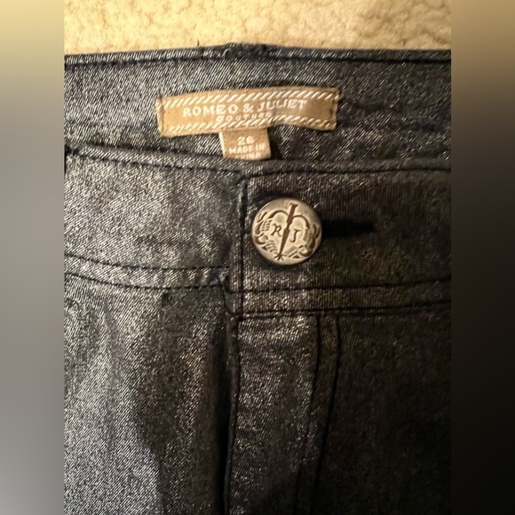 Romeo & Juliet couture size 26 gray shimmer jeans. - Picture 2 of 3
